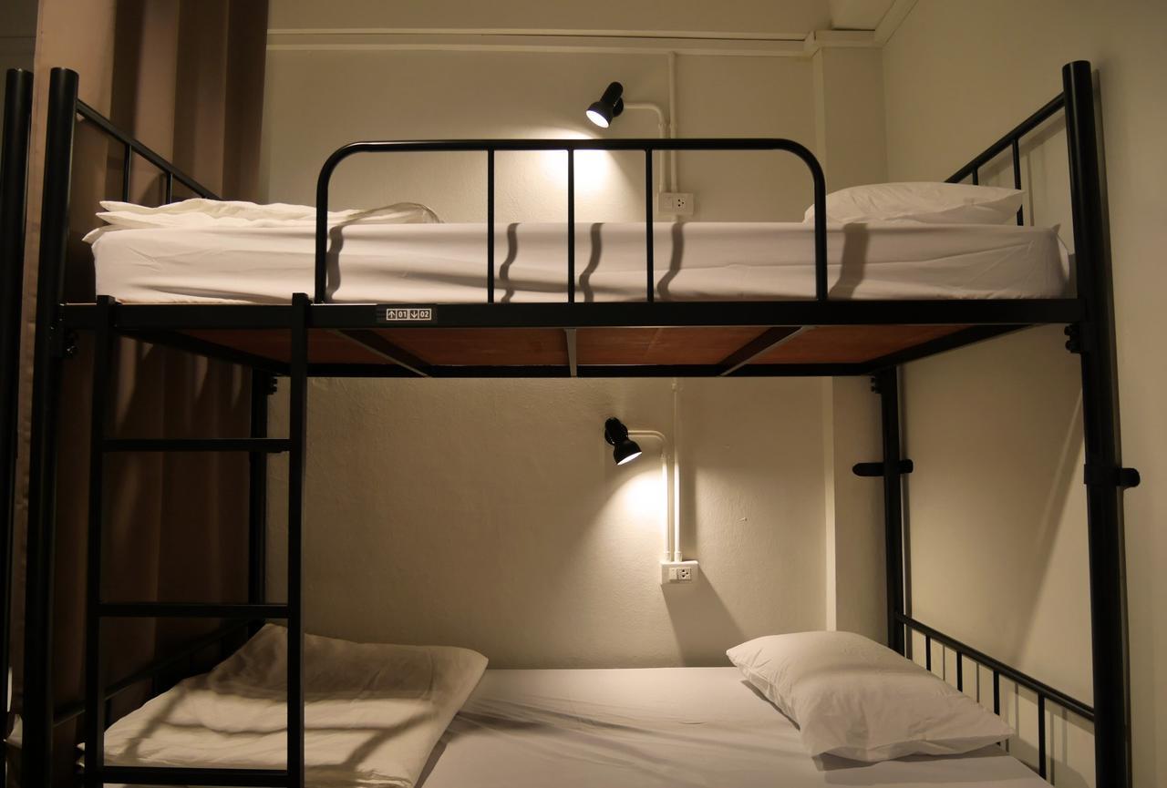 Phresh Hostel Bangkok Exterior photo