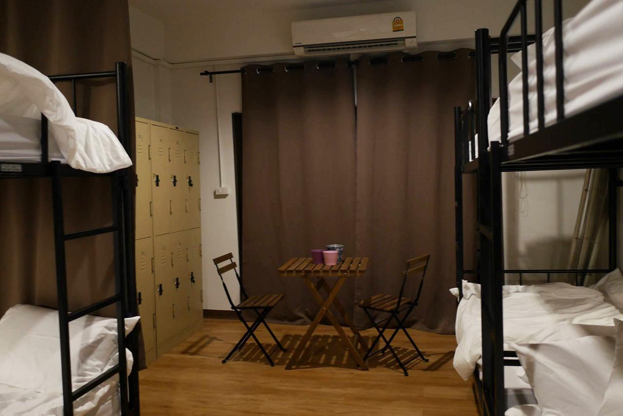 Phresh Hostel Bangkok Exterior photo
