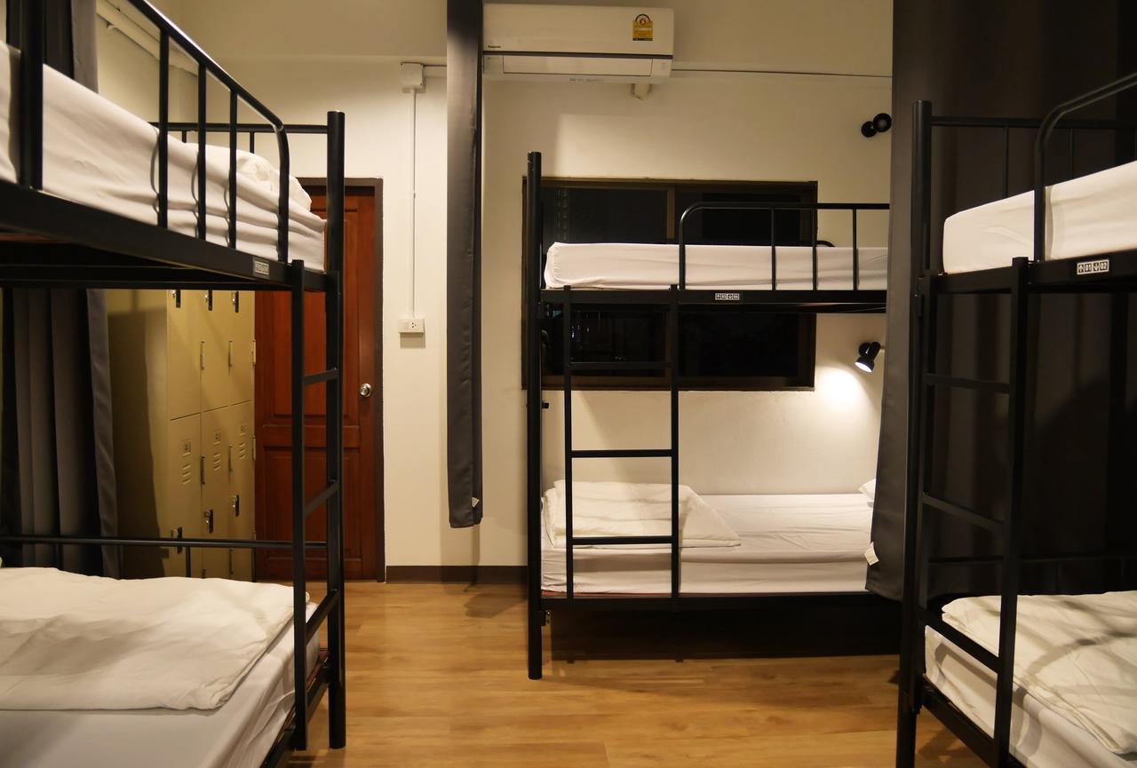 Phresh Hostel Bangkok Exterior photo