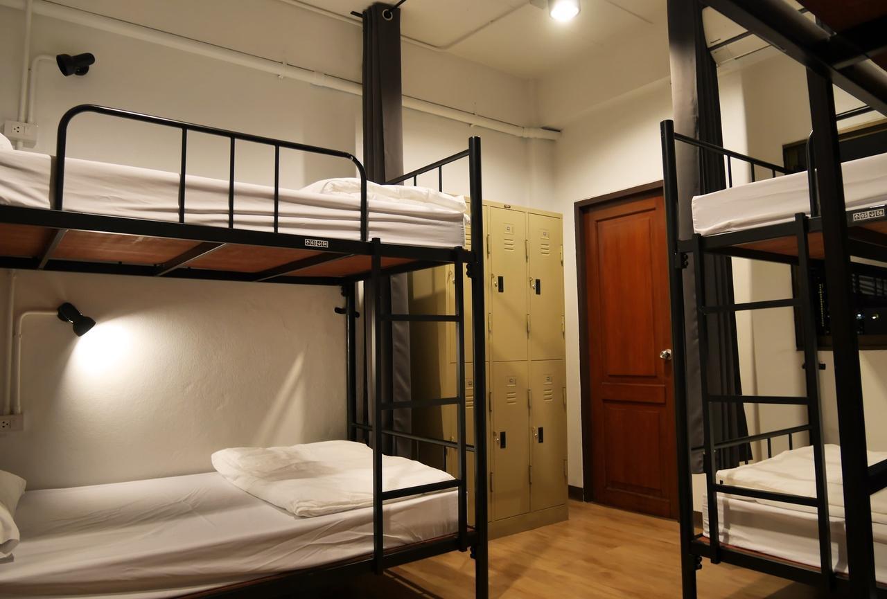 Phresh Hostel Bangkok Exterior photo